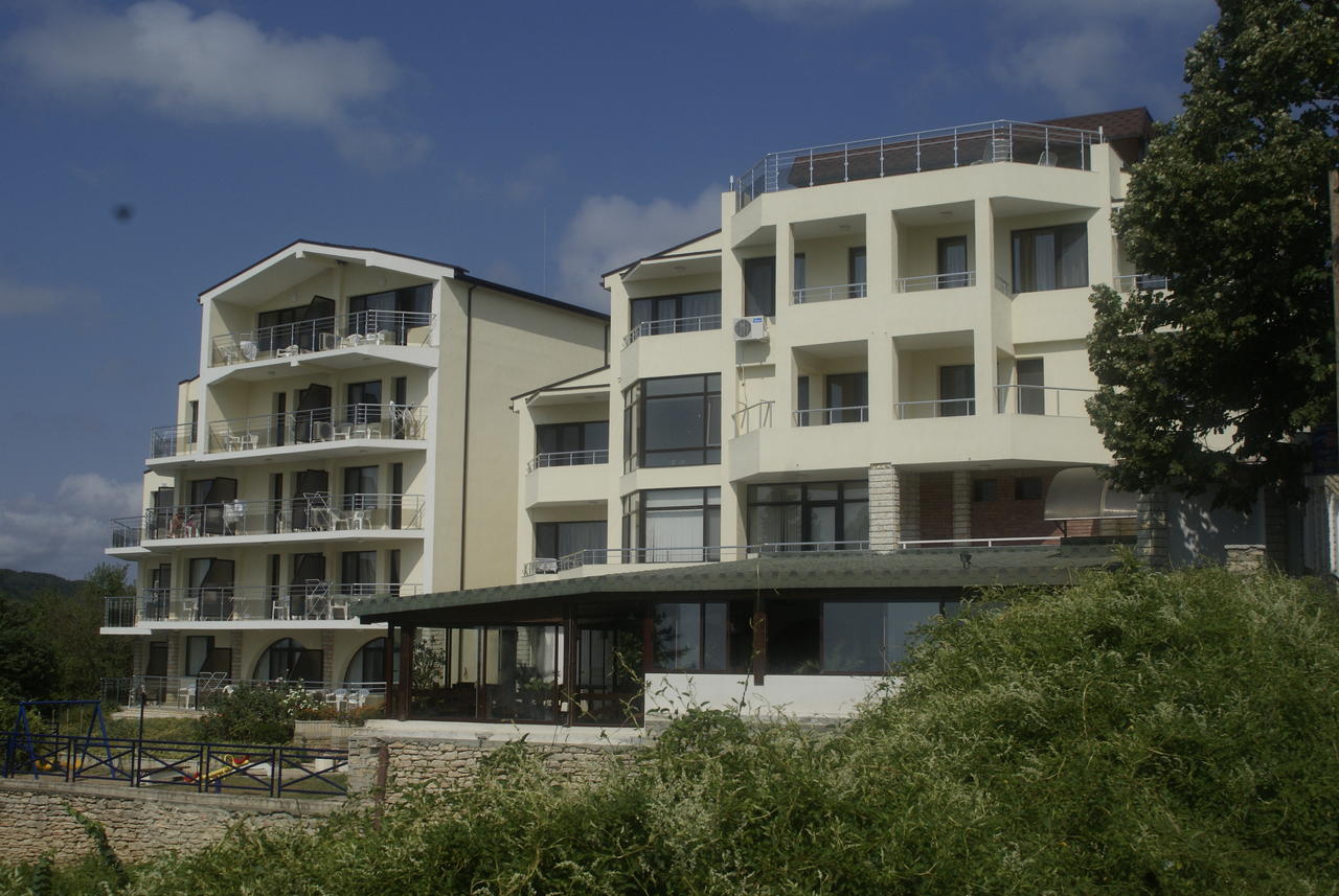 Family Hotel Venera Kavarna Exteriör bild