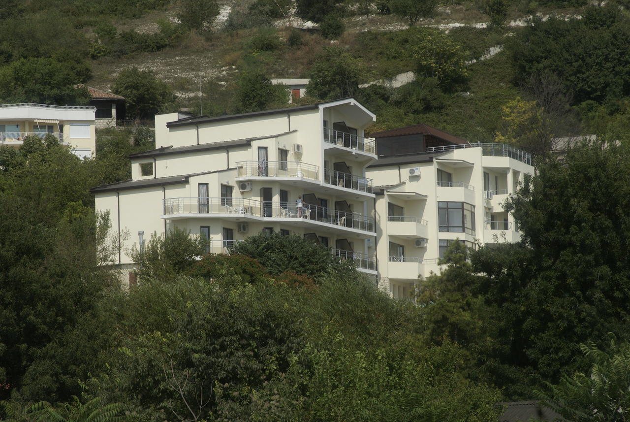 Family Hotel Venera Kavarna Exteriör bild